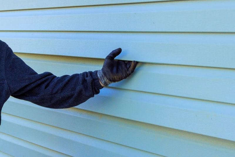Expert Vinyl Siding Repair Service